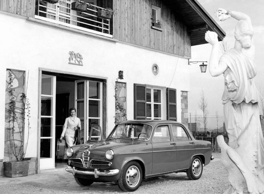  Alfa Romeo Giulietta Berlina (750) 1955 года  (фото 4 из 19)